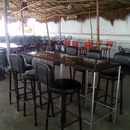 Gumleaves Hotel And Restaurant Olongapo Eksteriør billede